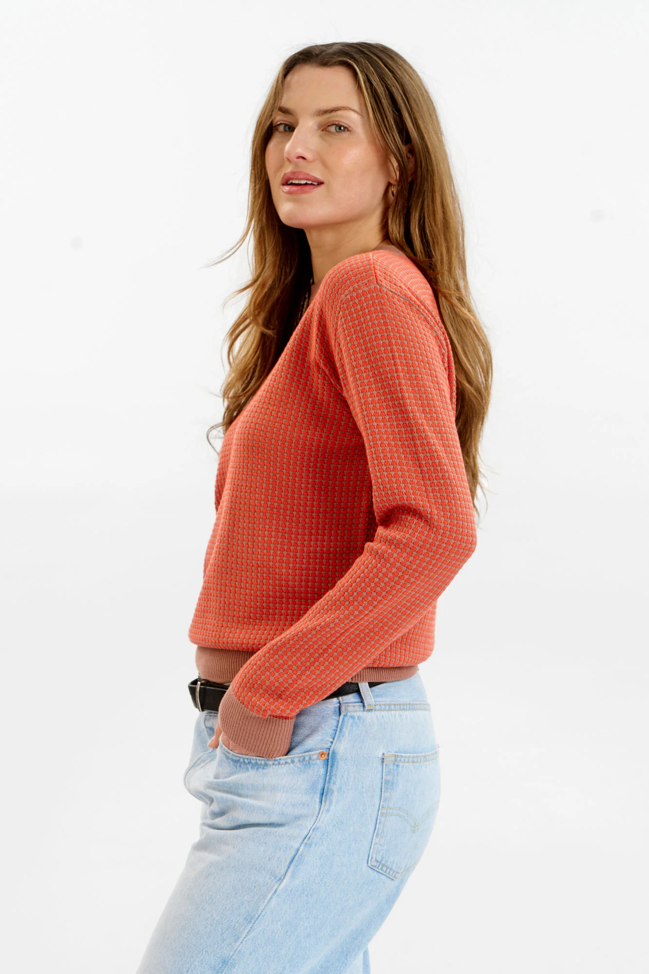 HANA Organic Cotton Jumper - Coffee & Red - Image 2