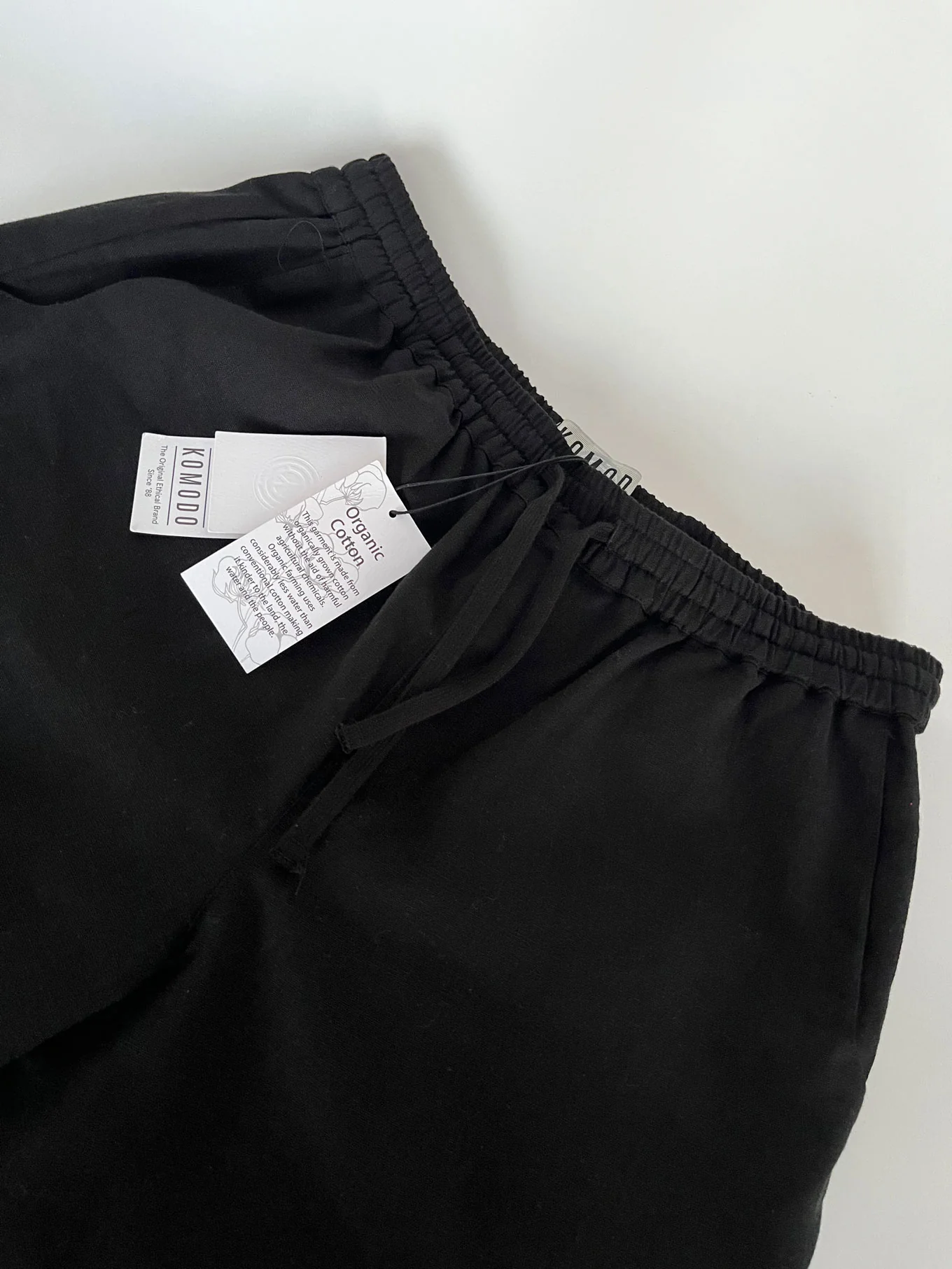 JERRY - Organic Linen Cotton Shorts - Black - Image 3