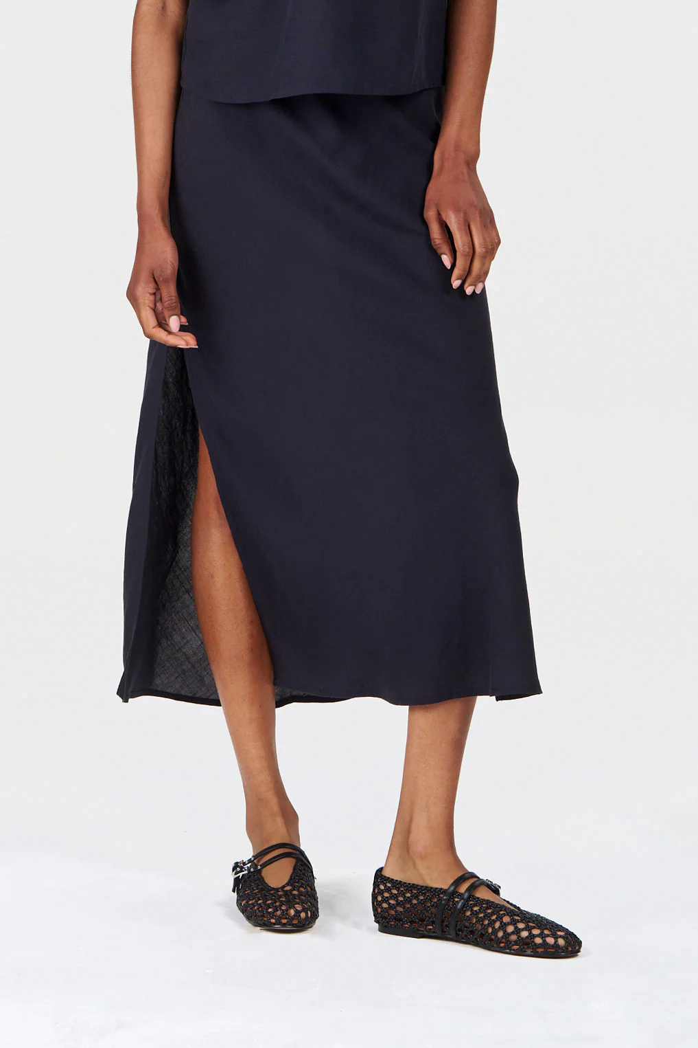 RAY Tencel Linen Skirt - Navy - Image 4