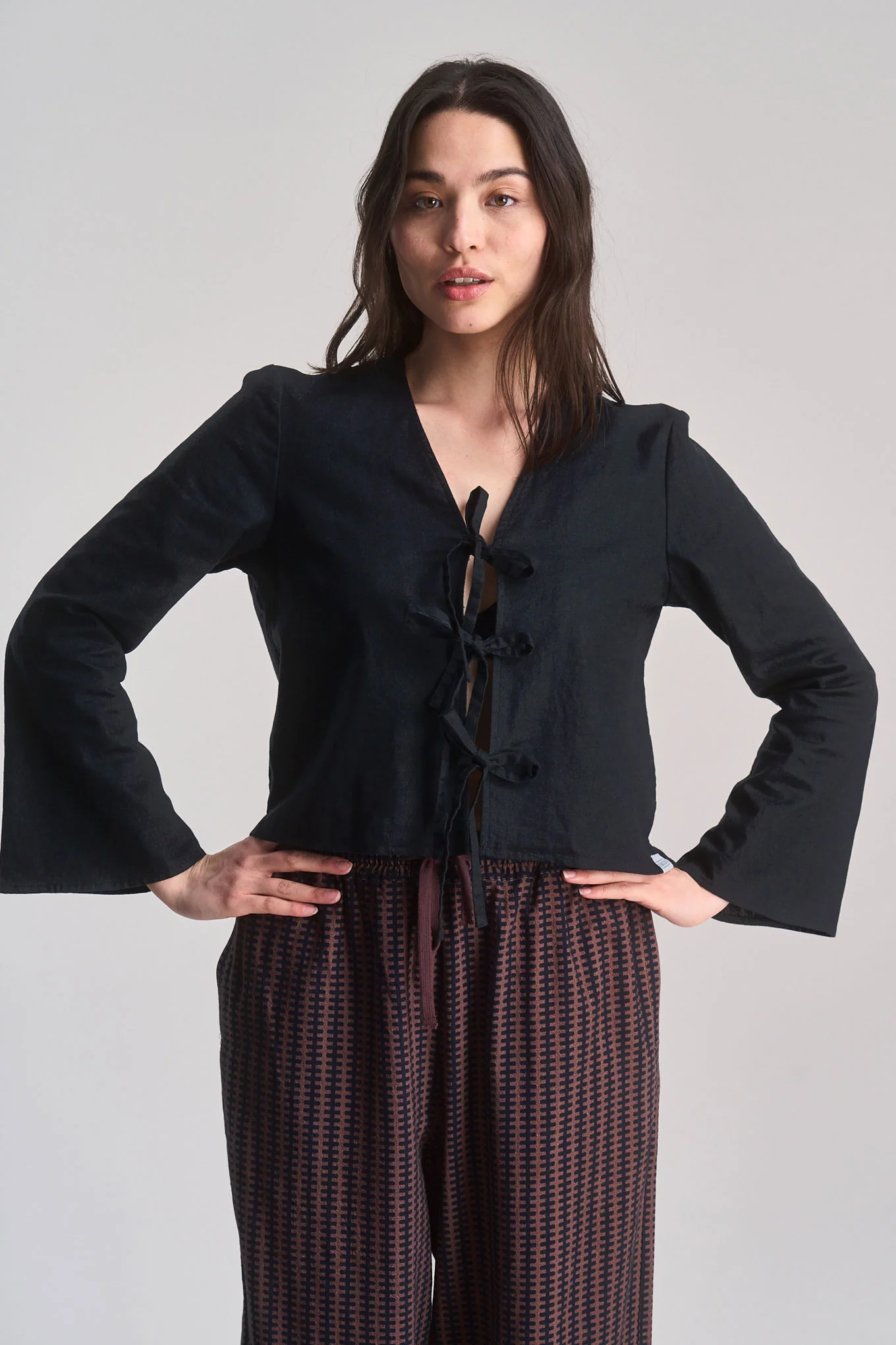 SAVANNAH - Organic Linen Cotton Tie Top - Black - Image 3